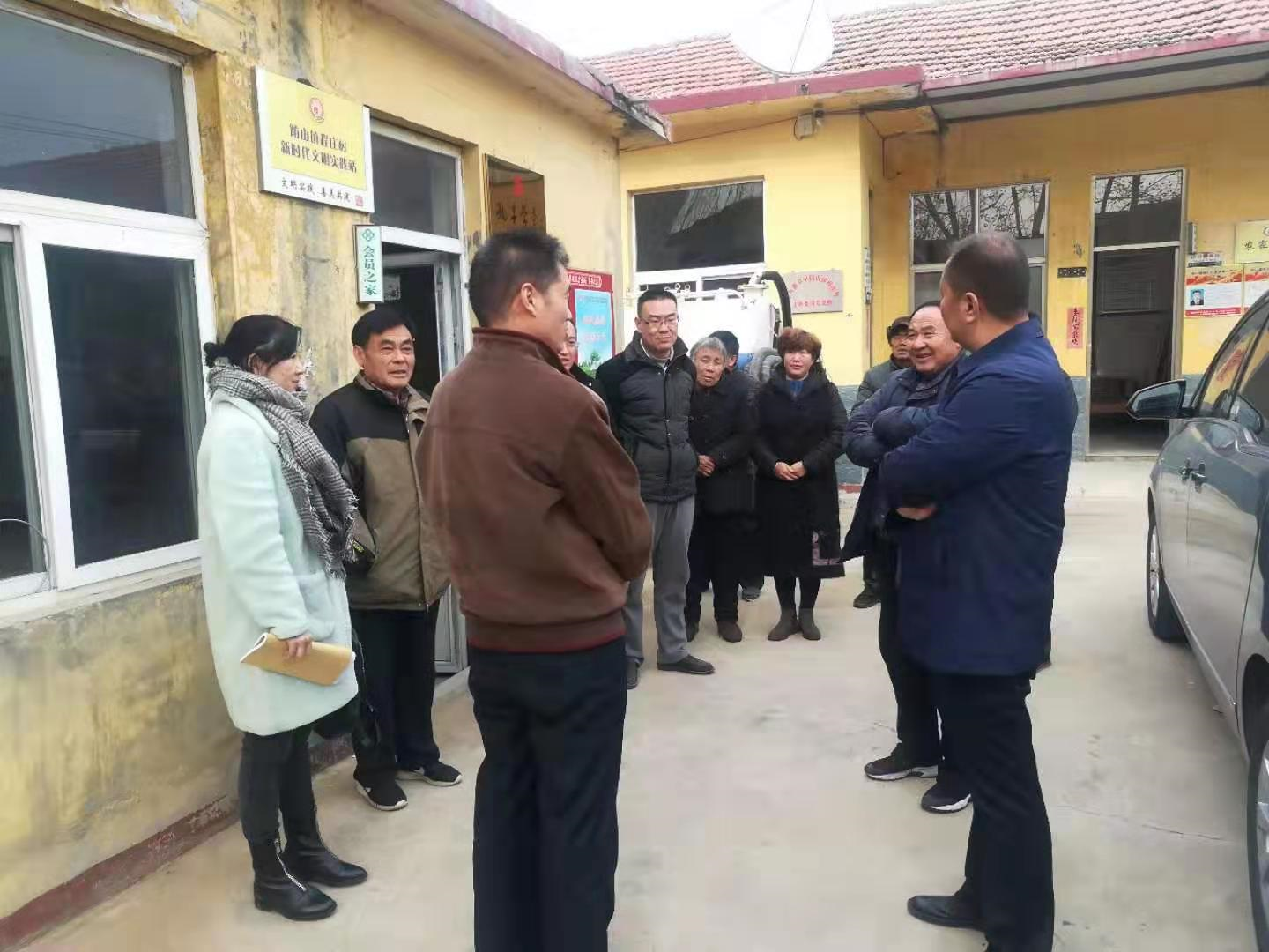 送温暖讲党课鲁南工研院管理中心一行赴曲阜防山镇程庄村走访慰问