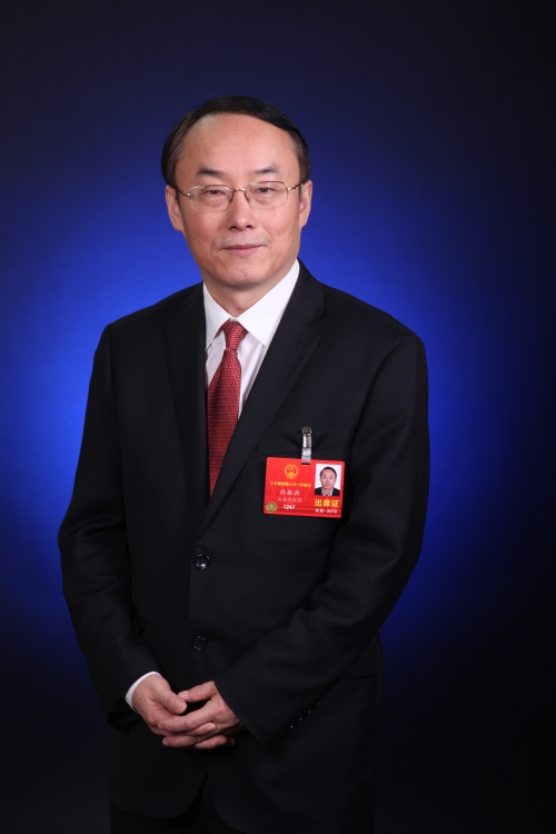 杜振新:注重科技创新,研制重大新药